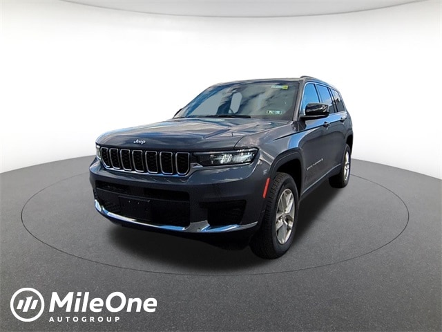 2025 Jeep Grand Cherokee L Laredo's photo