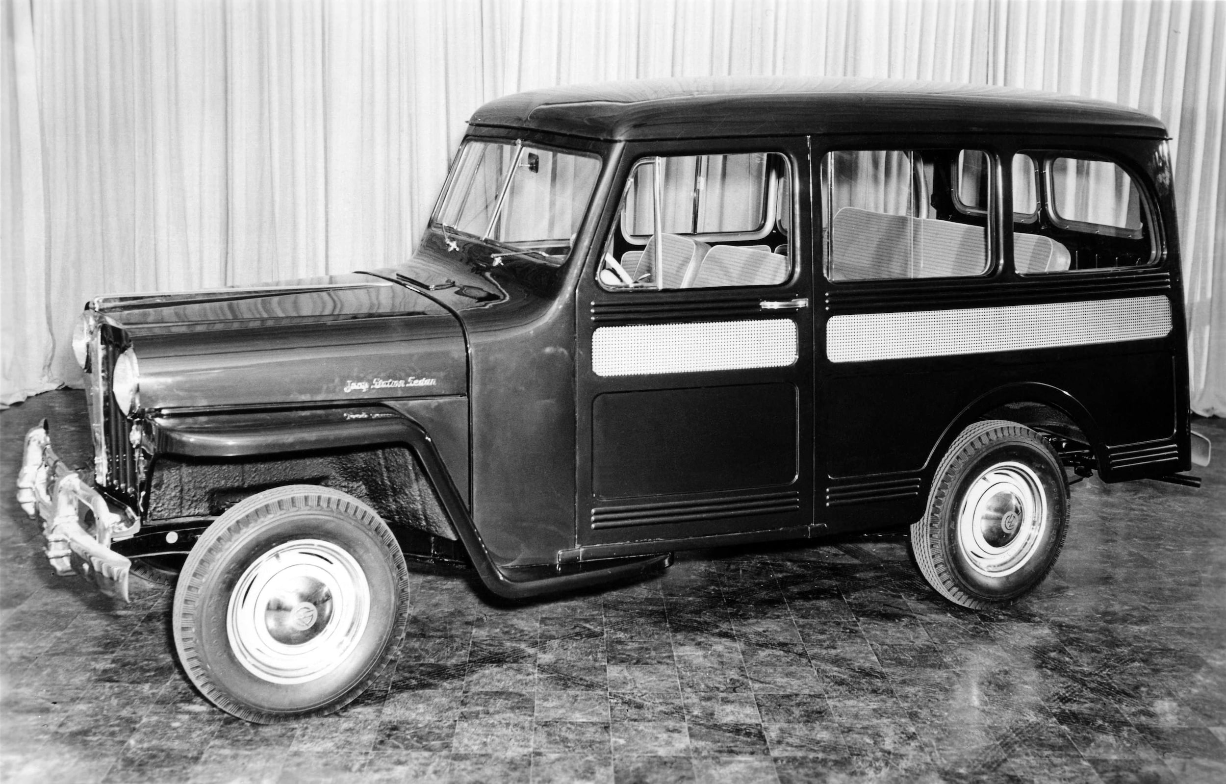 1946-1950-jeep-wagon.jpg