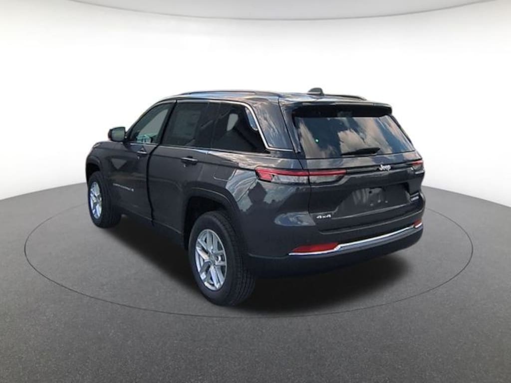 New 2025 Jeep Grand Cherokee LAREDO X 4X4 Sport Utility