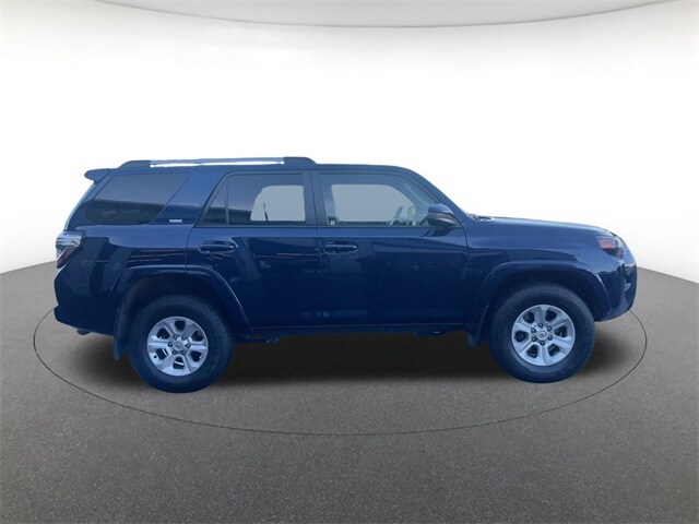 2022 Toyota 4Runner SR5 photo 4