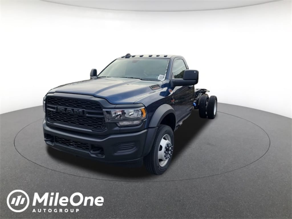 New 2024 Ram 5500 Chassis Cab Tradesman/SLT Pickup