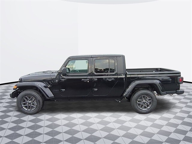 2025 Jeep Gladiator Sport photo 2