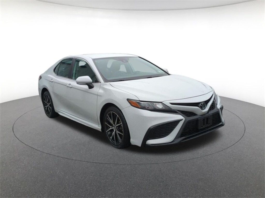 Used 2023 Toyota Camry SE Sedan