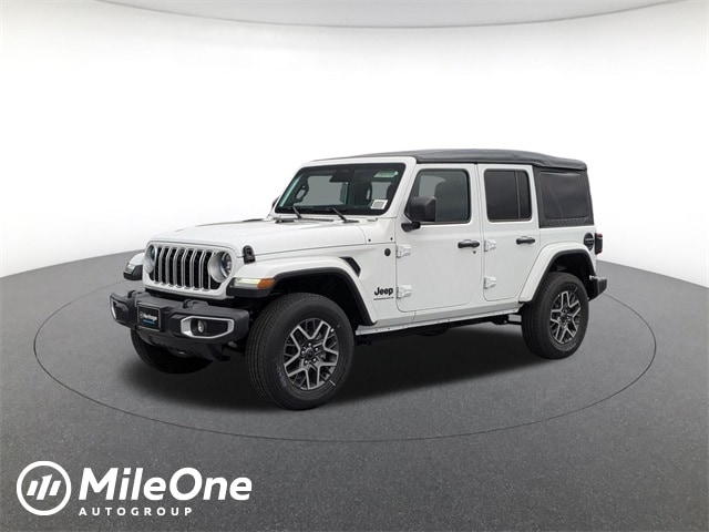 2025 Jeep Wrangler 4-Door Sahara's photo