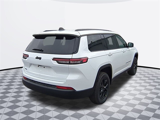 2025 Jeep Grand Cherokee Laredo photo 4