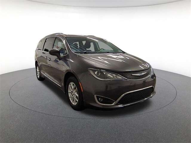 2020 Chrysler Pacifica Touring L photo 3