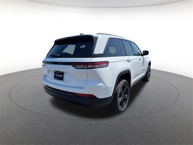 2025 Jeep Grand Cherokee Laredo photo 4