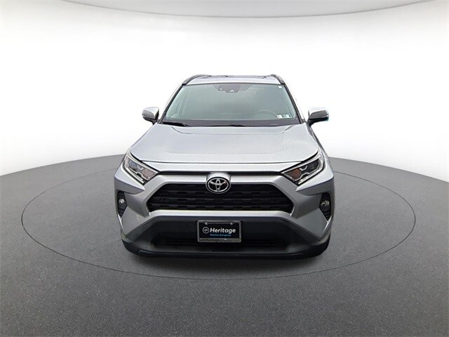 2021 Toyota RAV4 Hybrid XLE photo 2