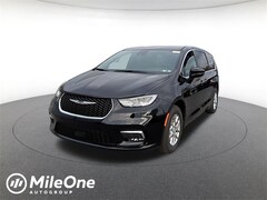 2026 Chrysler Pacifica Select Passenger Van