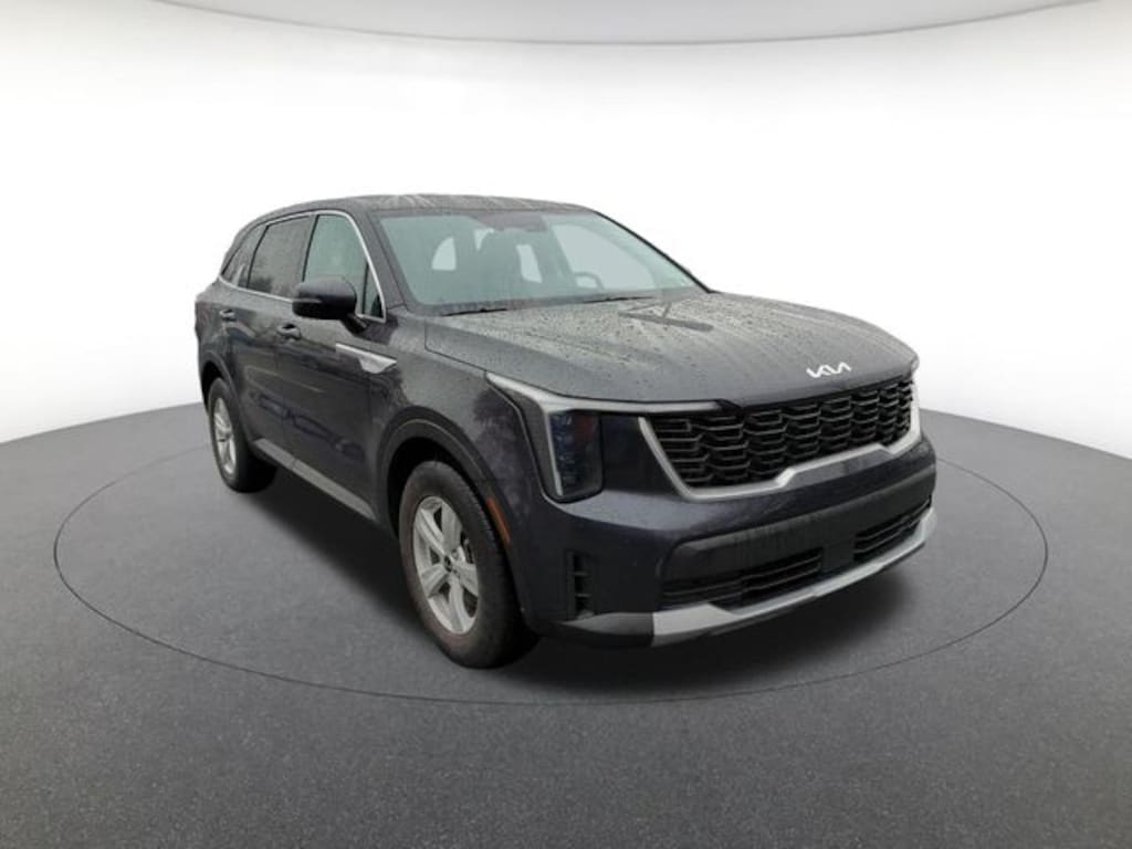 Used 2025 Kia Sorento LX SUV