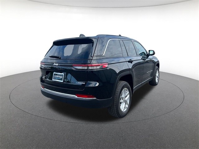 2025 Jeep Grand Cherokee Laredo photo 4