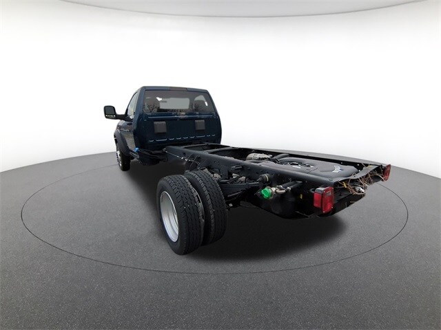 2024 Ram 5500 Tradesman SLT photo 3