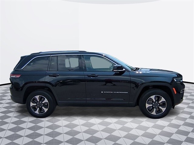 2024 Jeep Cherokee 4xe Base photo 4