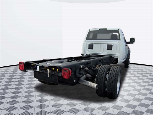 2024 Ram 5500 Tradesman SLT photo 4