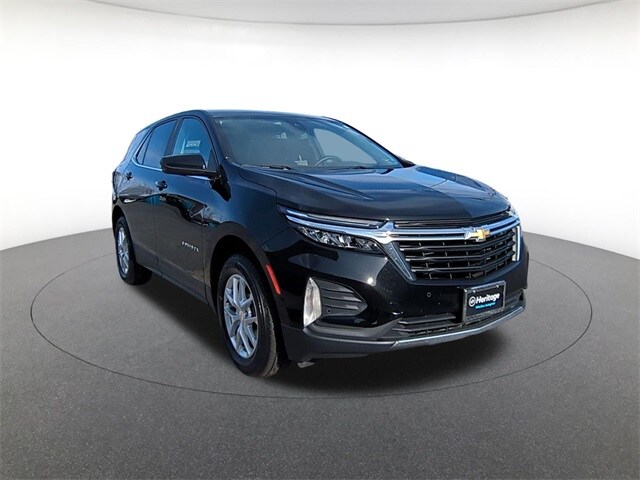 2024 Chevrolet Equinox LT photo 3