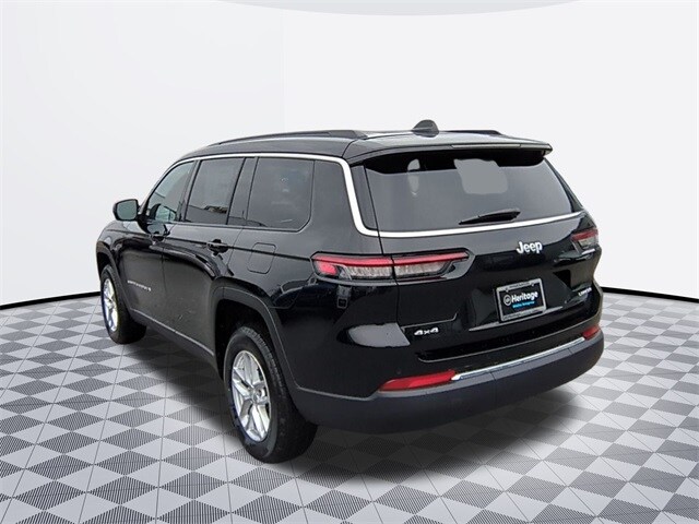 2025 Jeep Grand Cherokee Laredo photo 3