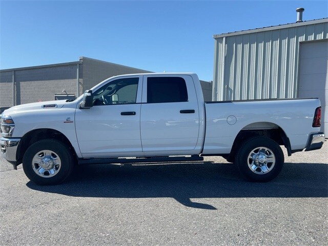 2026 Ram 3500 Tradesman photo 2