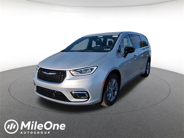 2026 Chrysler Pacifica Limited's photo