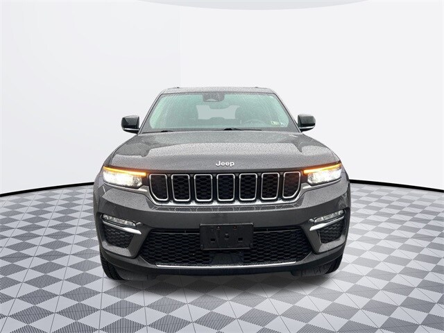2022 Jeep Grand Cherokee Limited photo 2