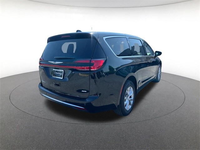 2025 Chrysler Pacifica photo 4