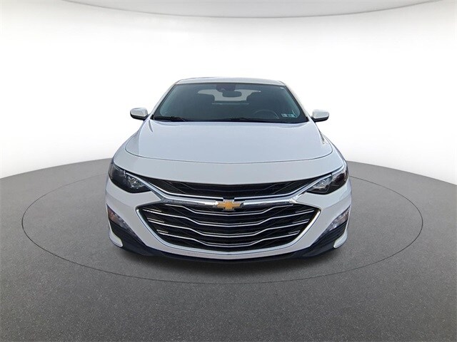 2023 Chevrolet Malibu 1LT photo 2