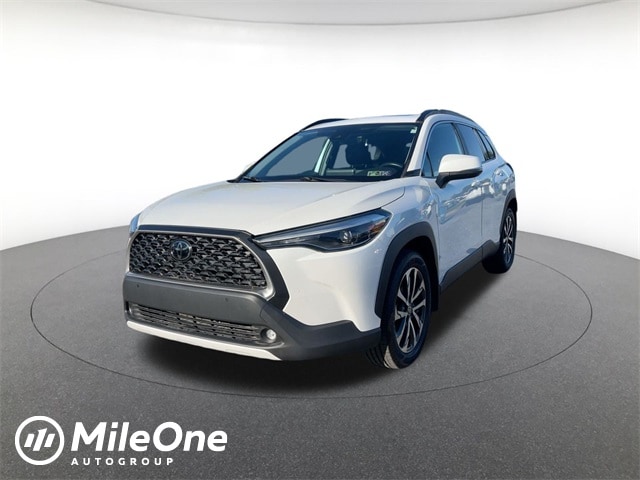 2022 Toyota Corolla Cross XLE's photo