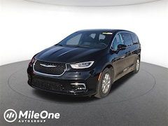 2026 Chrysler Pacifica Select Passenger Van