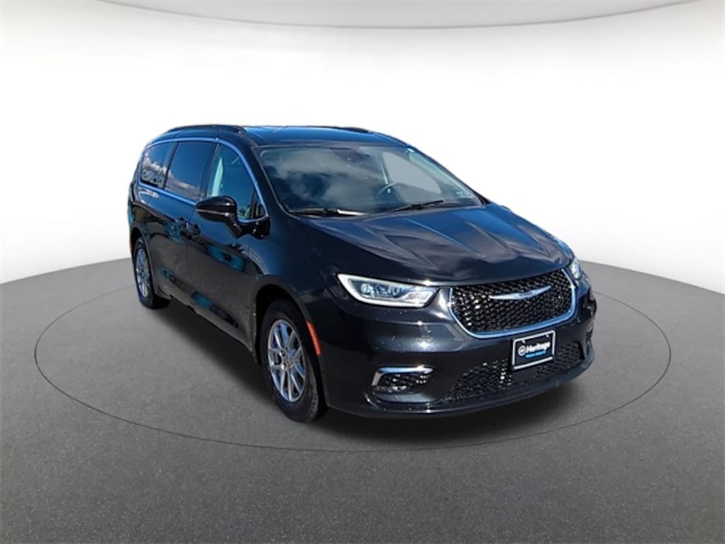Used 2022 Chrysler Pacifica Touring L Minivan/Van