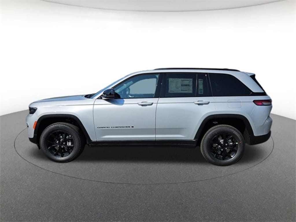 New 2025 Jeep Grand Cherokee Laredo Sport Utility