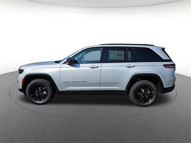 2025 Jeep Grand Cherokee Laredo photo 2
