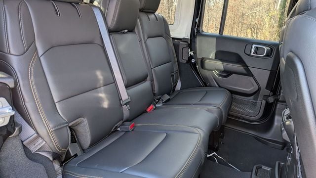 2025 Jeep Wrangler 4-Door Sahara - Photo 10