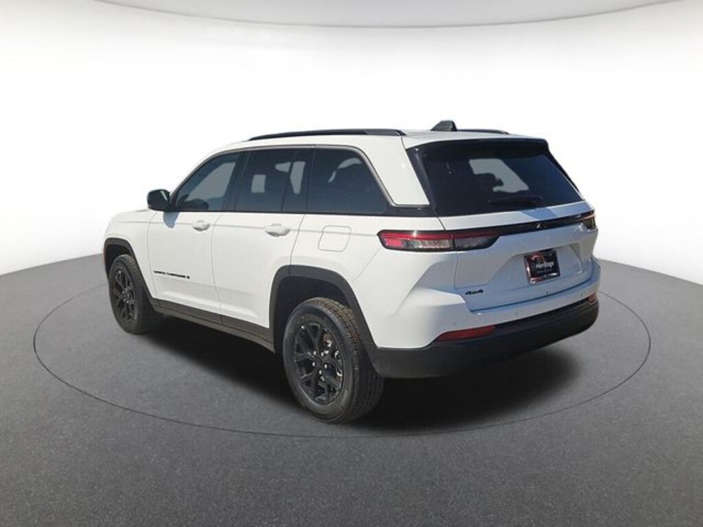New 2026 Jeep Grand Cherokee Laredo Sport Utility