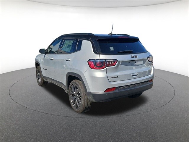 2026 Jeep Compass Limited photo 2