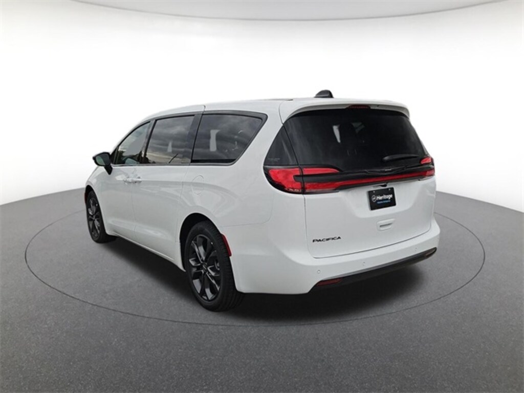 New 2026 Chrysler Pacifica Select Passenger Van