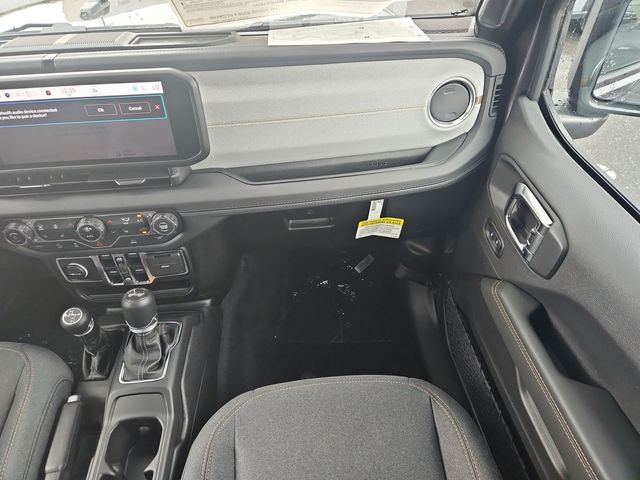 2025 Jeep Wrangler 4-Door Sahara - Photo 9