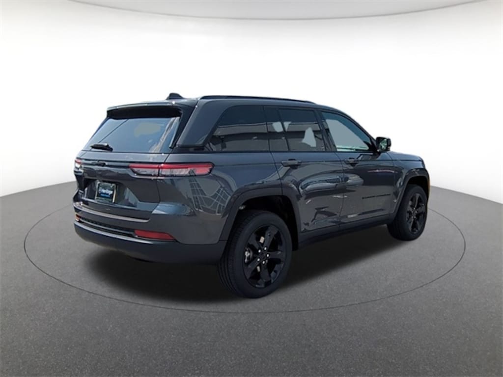 New 2025 Jeep Grand Cherokee Laredo Sport Utility