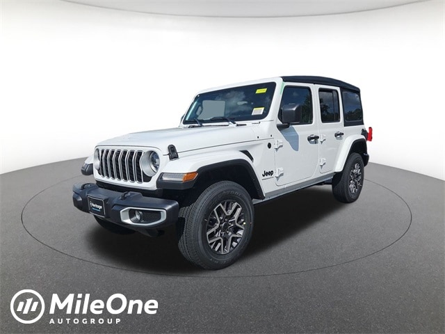 2025 Jeep Wrangler 4-Door Sahara's photo