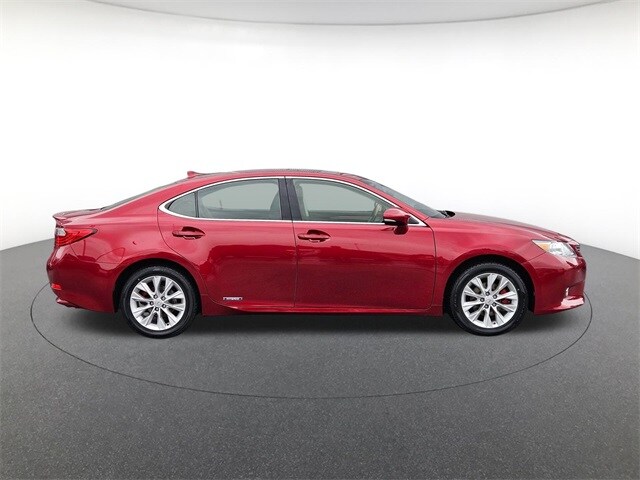 2013 Lexus ES 300h photo 4