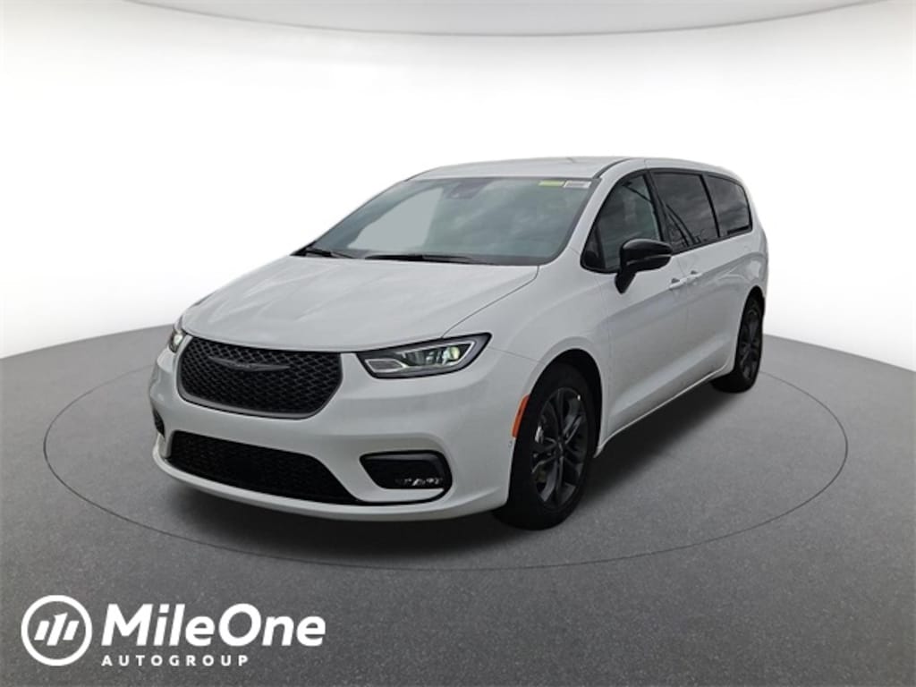 New 2026 Chrysler Pacifica Select Passenger Van