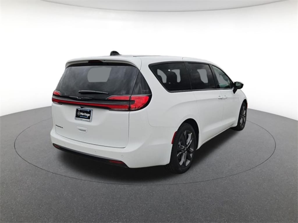New 2026 Chrysler Pacifica Select Passenger Van