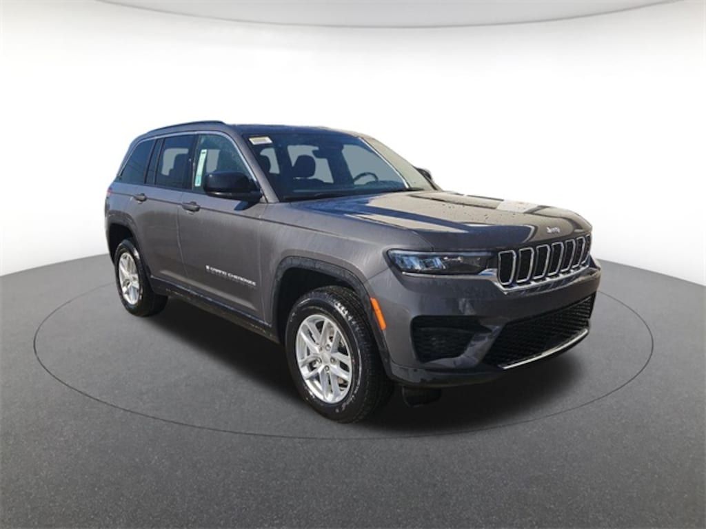New 2026 Jeep Grand Cherokee Laredo Sport Utility