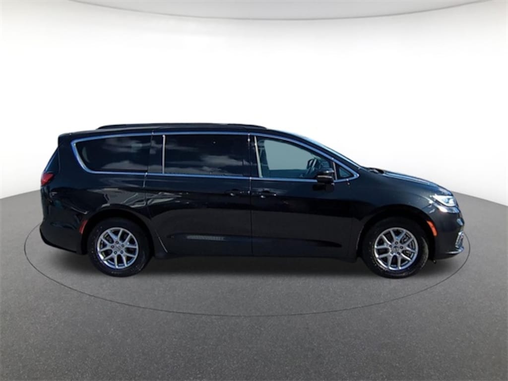 Used 2022 Chrysler Pacifica Touring L Minivan/Van