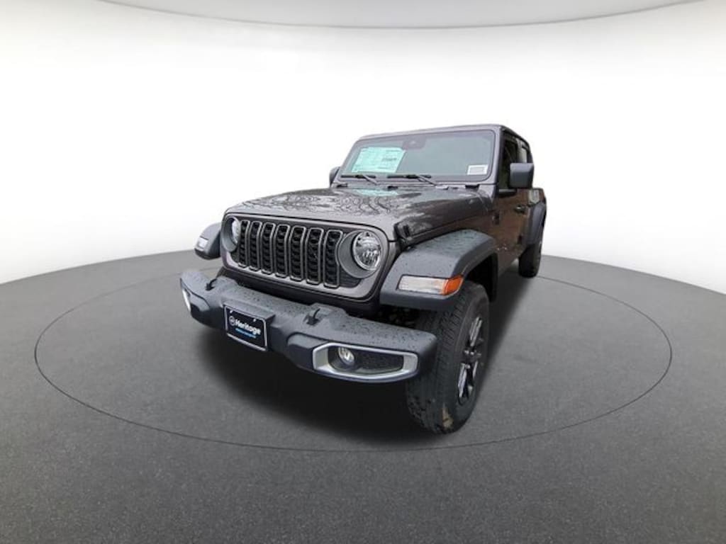 New 2025 Jeep Gladiator Sport Pickup
