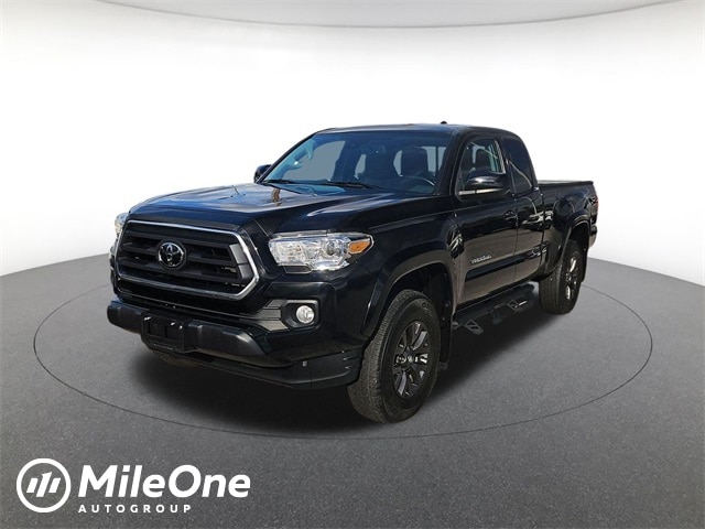 2022 Toyota Tacoma SR5's photo