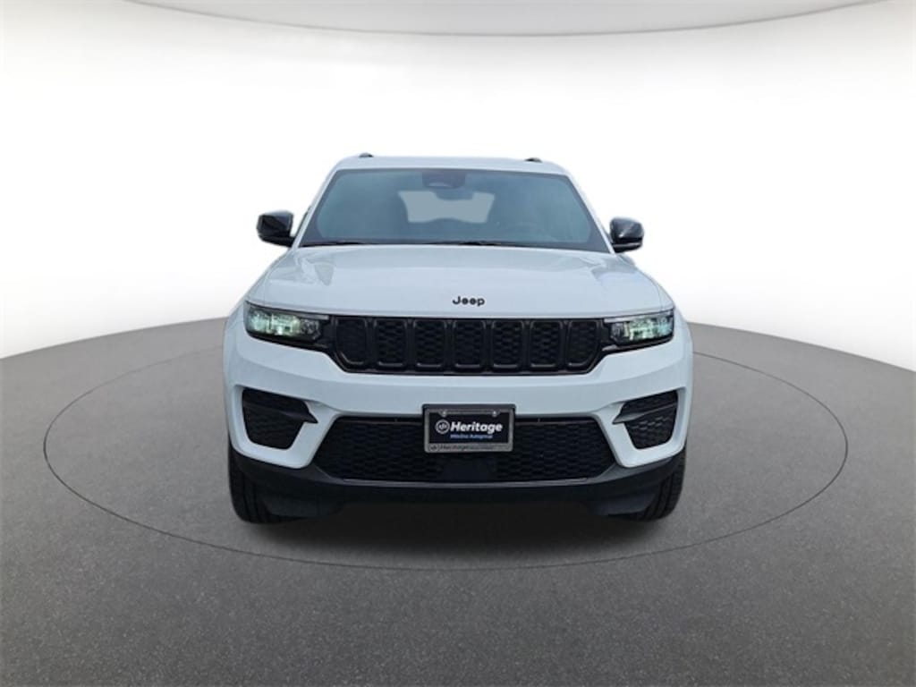 Used 2023 Jeep Grand Cherokee Altitude SUV