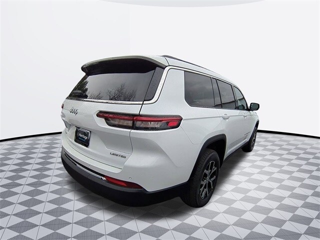 2025 Jeep Grand Cherokee Limited photo 4