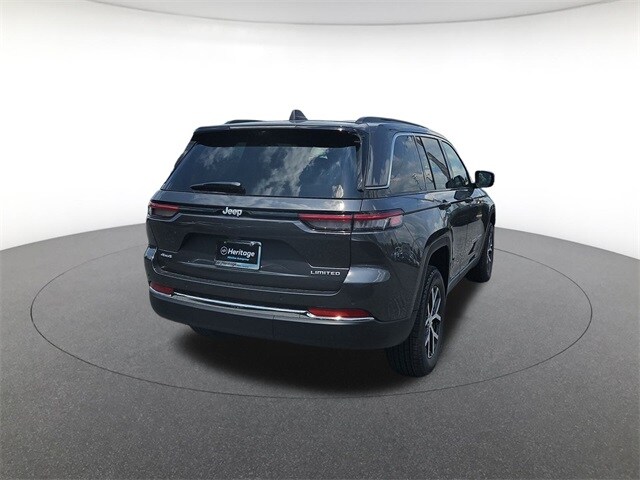 2025 Jeep Grand Cherokee Limited photo 3
