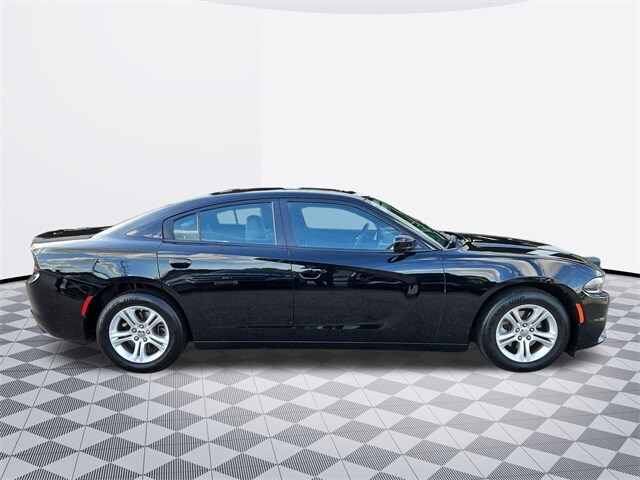 2022 Dodge Charger SXT photo 3