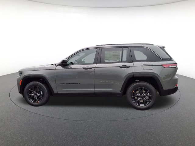 New 2027 Jeep Grand Cherokee Laredo Sport Utility