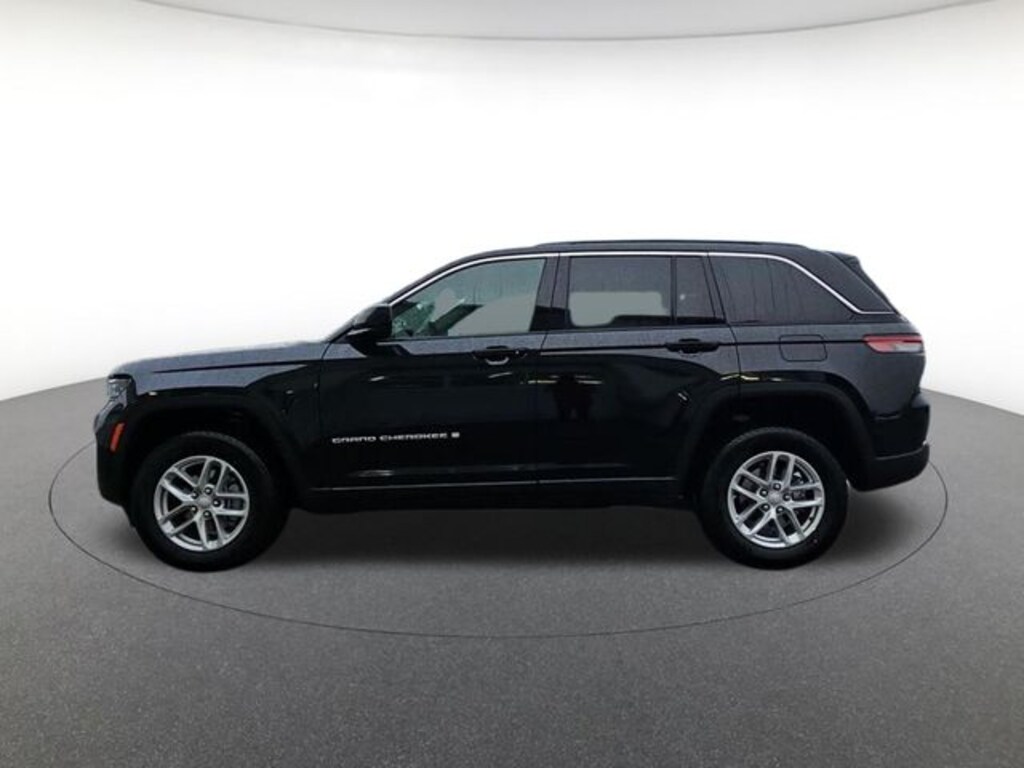 New 2026 Jeep Grand Cherokee Laredo Sport Utility